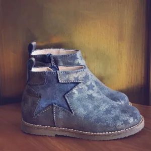 Manuela de Juan Girls Soft Shimmer Grey Boot with Stars